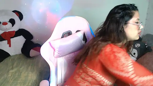 scarlettdoll777 live cam on StripChat