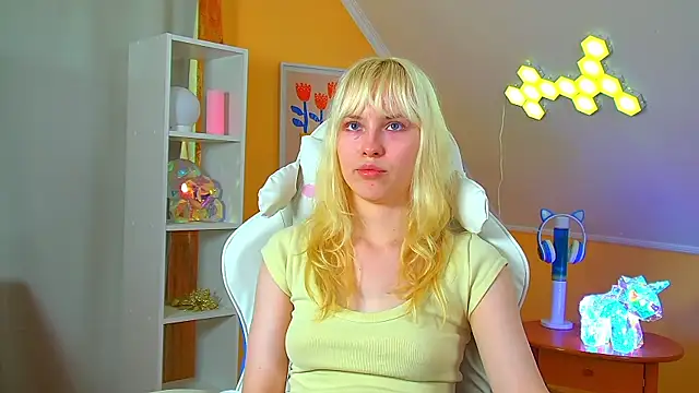 HannahHollis live cam on StripChat