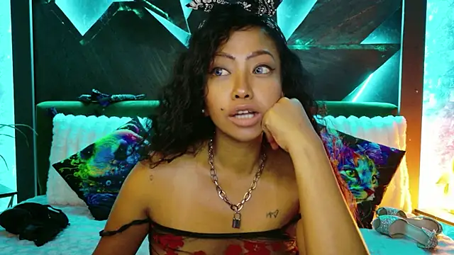 ElyaQuinn live cam on StripChat