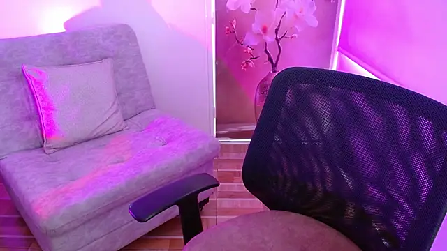 milfrousse live cam on StripChat
