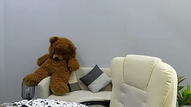 TessaDaybreak live cam on StripChat