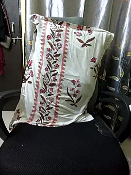 cuteteluguammmaie (F milf) - Last tipper got 2min toy control