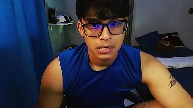 Mr_yisuzz webcam
