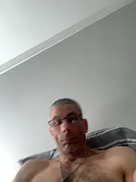 boysix@xh webcam