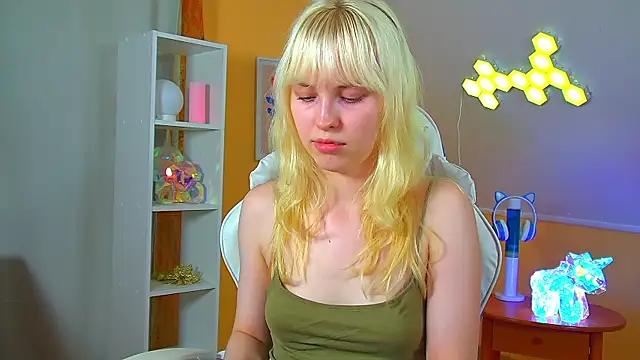 HannahHollis live cam on StripChat