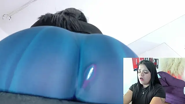 emma_sexxy live cam on StripChat