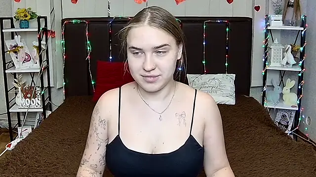 LauraHlot webcam