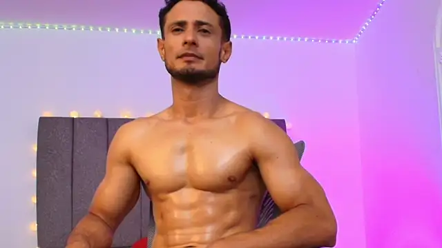 Adonys_Lewis_ live cam