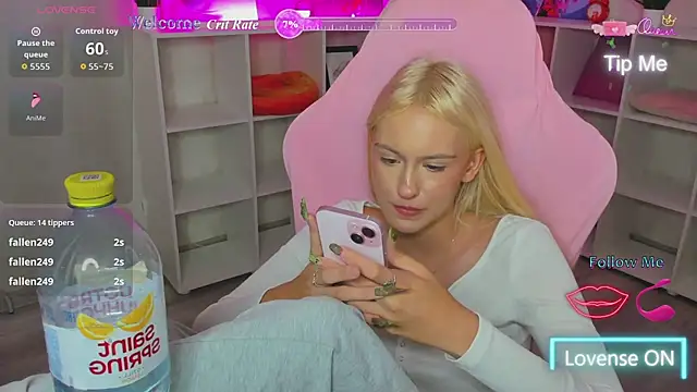 Golden__Whisper webcam