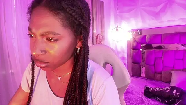 Queen_perla_ webcam