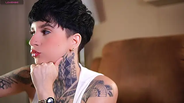 AliceShazaham_ webcam