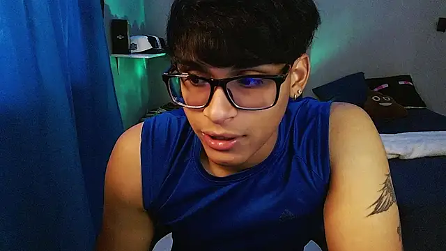 Mr_yisuzz webcam