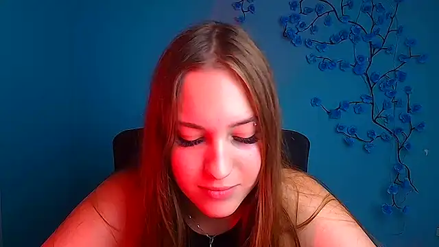 Holly_Mooon_ live cam on StripChat