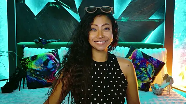elyaquinn - ElyaQuinn's free webcam - UK Sex Cams