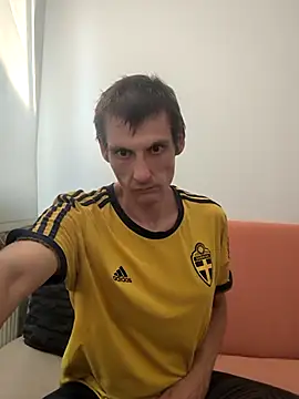 maciej live cam on StripChat