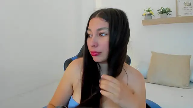 bella_99_ live cam on StripChat