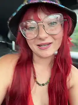 urpuppymoon live cam on StripChat