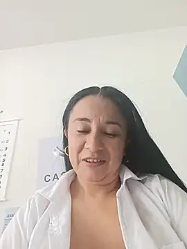 _Dr-Luna_1 live cam on StripChat