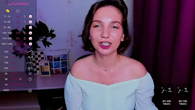 KindHazelHere_ live cam on StripChat