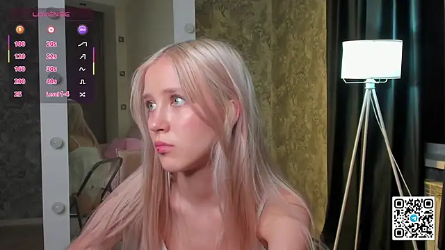 Anellyball live cam on StripChat