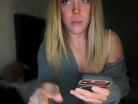 caligirlnikita live cam on StripChat