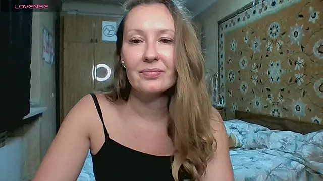 AnnaXLovers live cam on StripChat