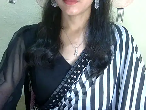 Shazi_1 live cam on StripChat