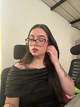 Kloenovoa- live cam on StripChat