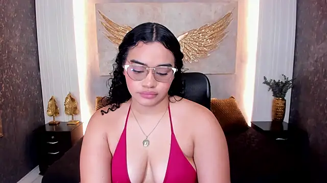 Celeste_luxe live cam on StripChat