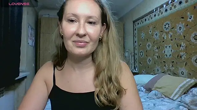 AnnaXLovers live cam on StripChat