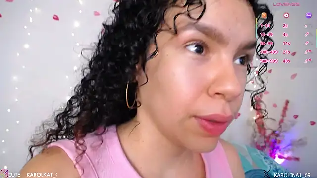 Karolina_1 live cam on StripChat
