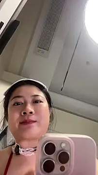mo-mo-69 webcam
