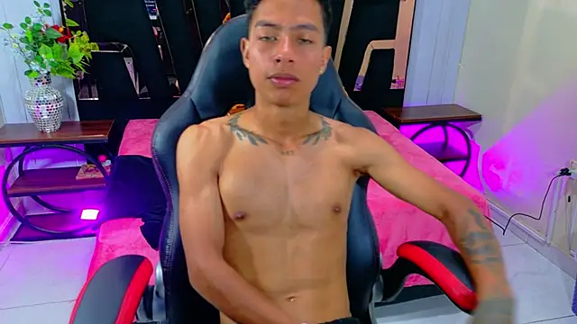 Lil_Brownn webcam