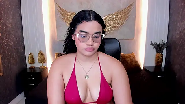 Celeste_luxe live cam on StripChat