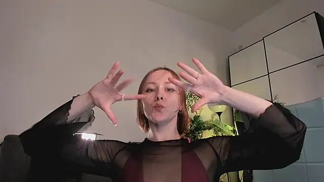 liliankroft (F milf) - OIL SHOW / my.club/LilianKroft