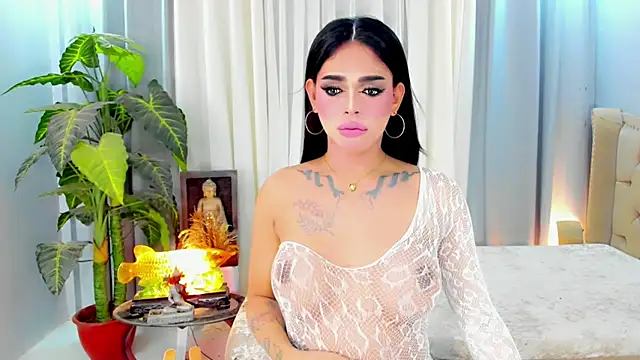 MochaliciousTransOnTop webcam