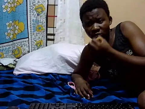 NaughtyNyra webcam