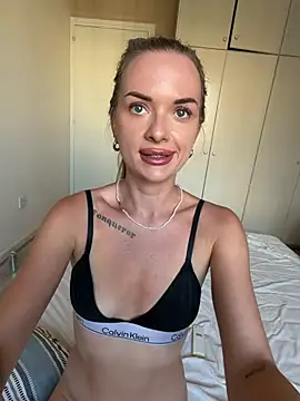 ElenaRebelle webcam