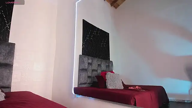 Liamsubtle01 live cam on StripChat