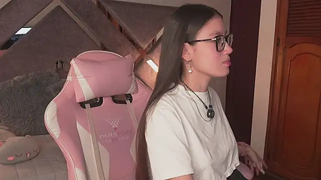 Alanna-Rosse webcam