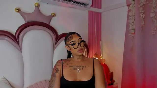 Mia_Jansen live sex cam