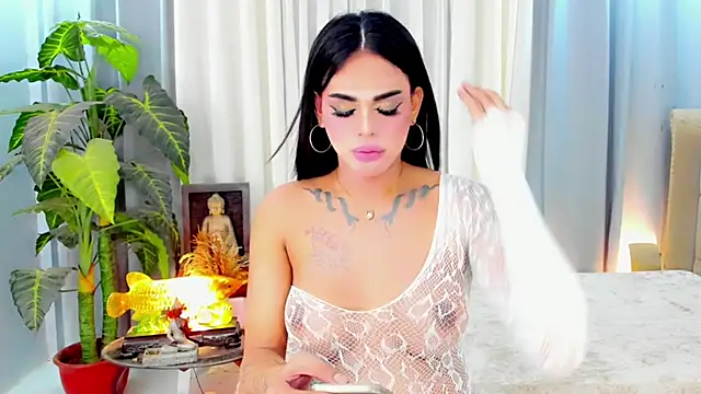MochaliciousTransOnTop live sex cam