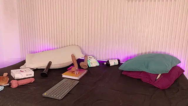 MiaJanss webcam