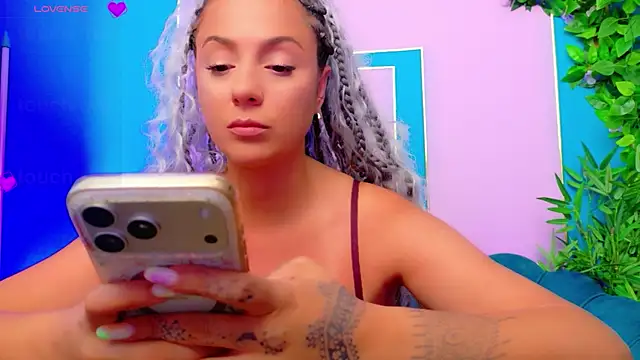 AriannaSins webcam
