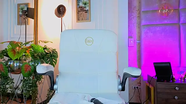 AlessiaLondon webcam