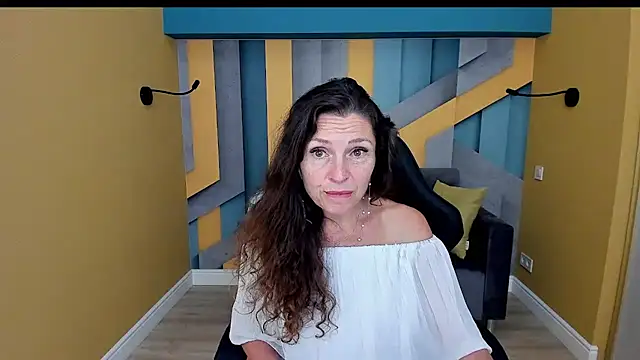 ellalong (F mature) - take off my bra