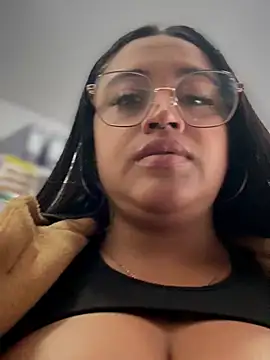 Mia_Risky-1 webcam