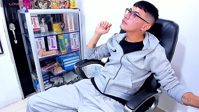 Alexx_bigcockk webcam