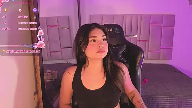 Mikaela-Banes webcam