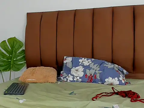 bella_amber webcam